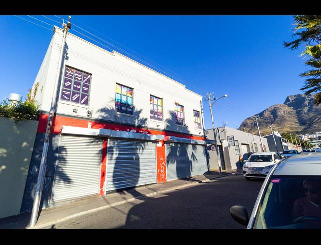 275M² BUILDING TO LET IN WOODSTOCK